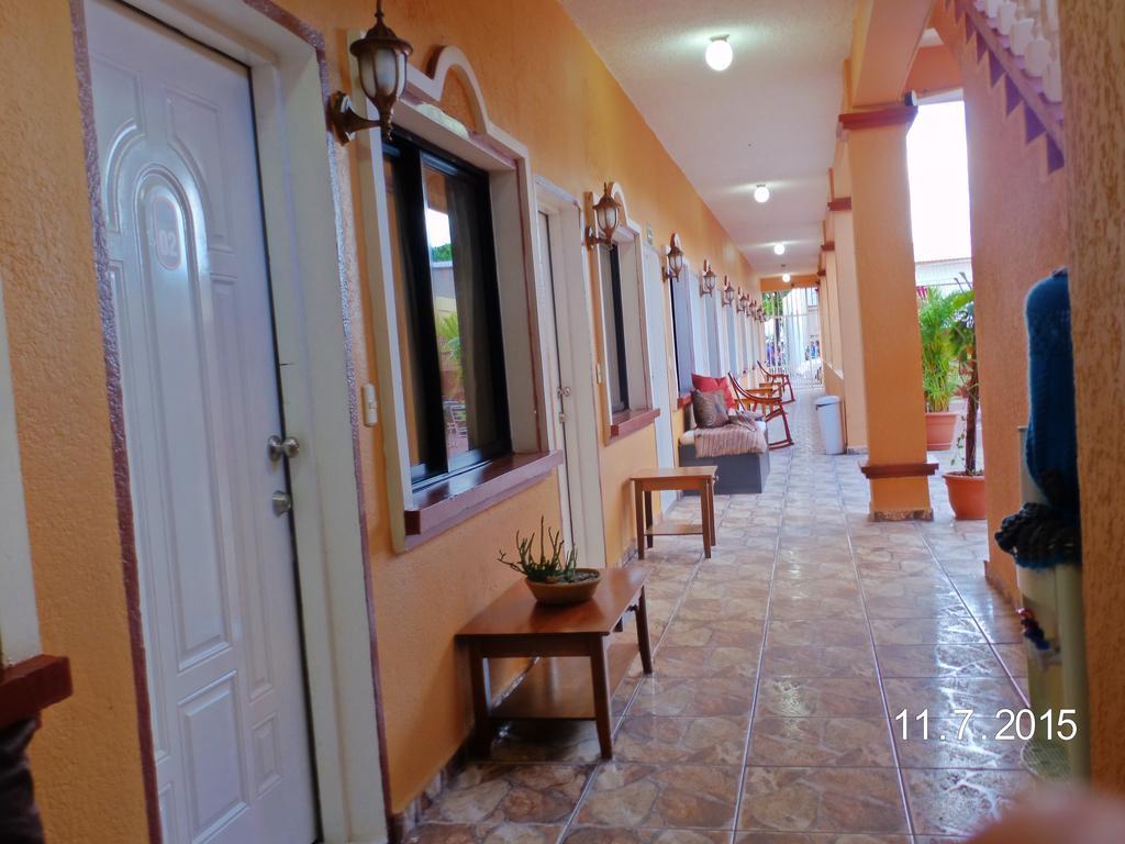 Uw Oasis Hotel La Ceiba Bagian luar foto