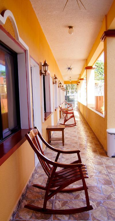 Uw Oasis Hotel La Ceiba Bagian luar foto