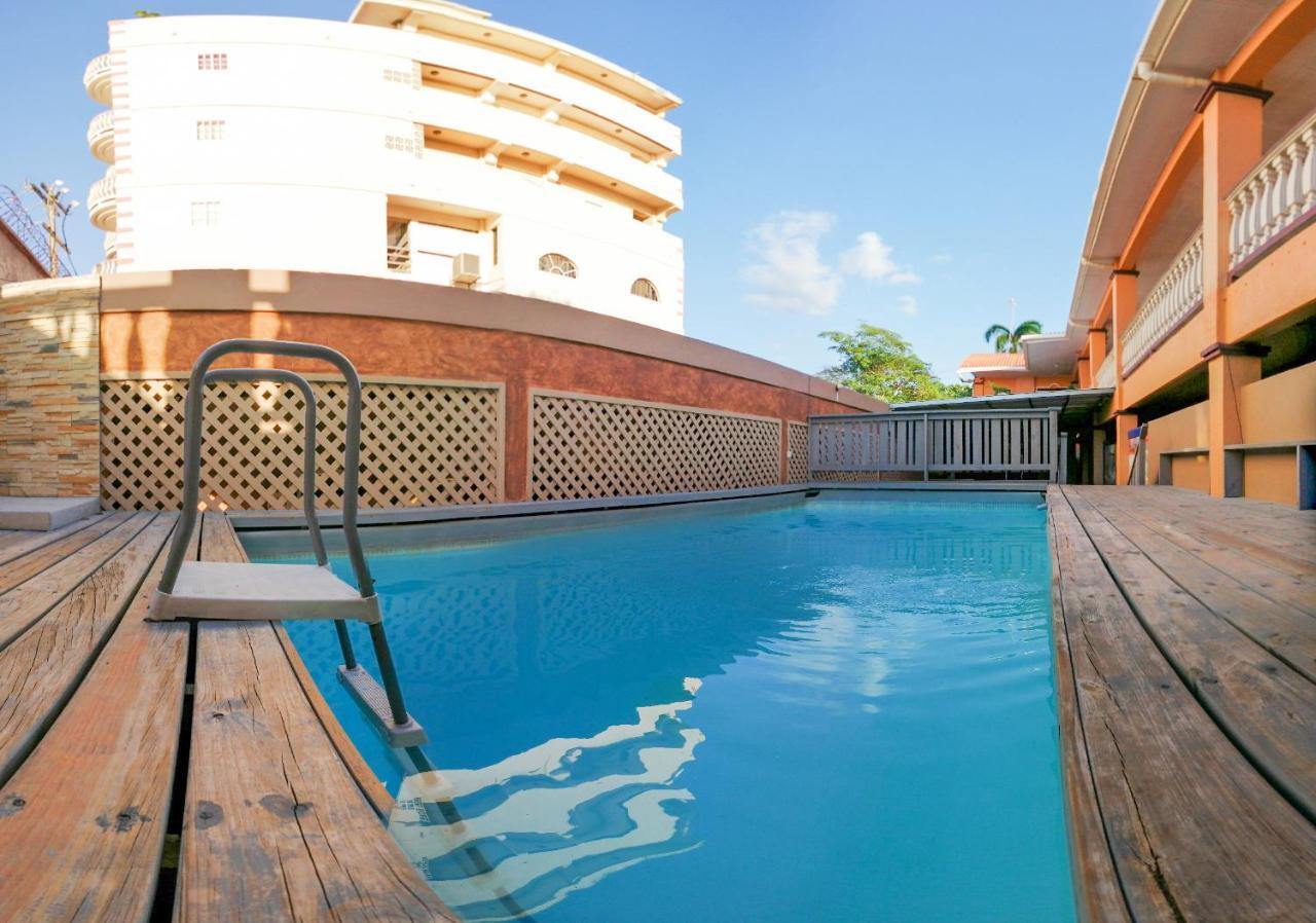 Uw Oasis Hotel La Ceiba Bagian luar foto